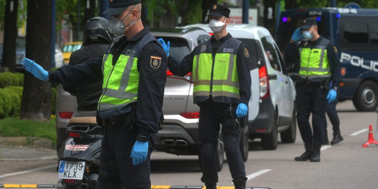 Detienen un vigués con 20 antecedentes por tres robos en viviendas de la ciudad