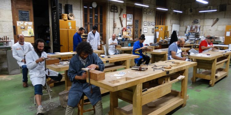 Vigo ofrece 100 prazas gratuítas para estudar artes e oficios tradicionais na EMAO