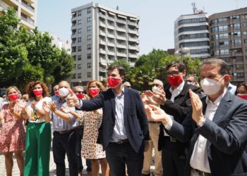 Salvador Illa apoia a Gonzalo Caballero en Vigo no “sprint final” dunha campaña cun 35% de voto indeciso