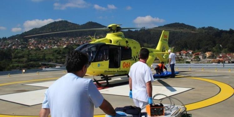 Un joven, evacuado de gravedad en helicóptero tras sufrir una caída desde una cuerda en el río Tea