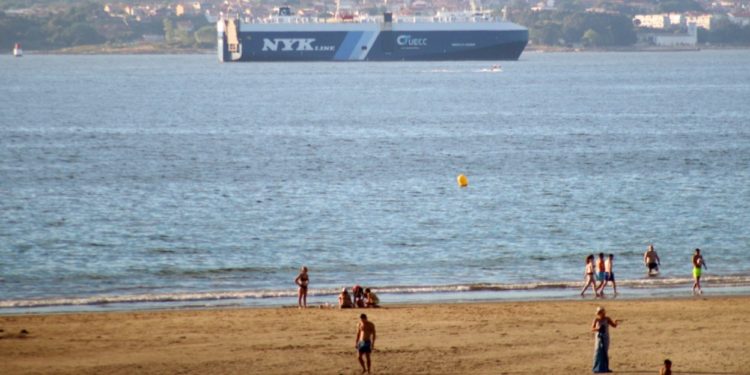 La alerta naranja se mantiene por temperaturas de hasta 40 grados en el sur de Galicia