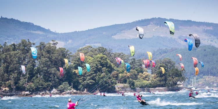 La bahía de San Simón luce en el KiteSurf Cesantes
