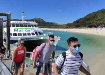 Las Cíes registran su primer lleno de la temporada: 1.800 personas las visitarán este sábado