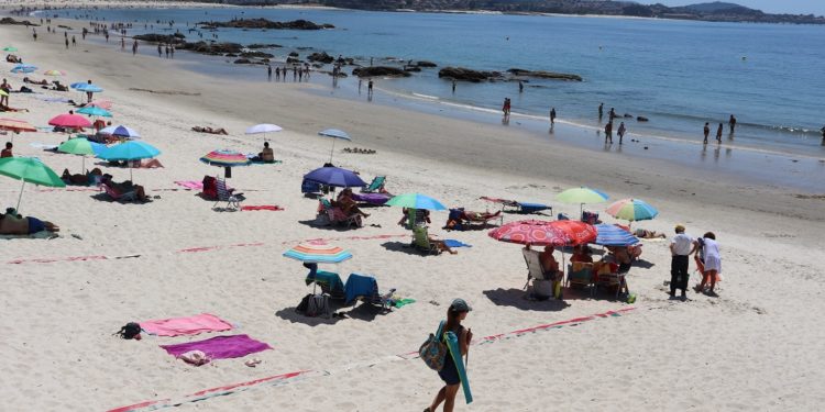 Vigo se cuece tras cinco días a más de 30º, noches a 22º y sin lluvia en el horizonte