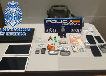 Detienen en Redondela a un conductor con droga escondida dentro del salpicadero del coche