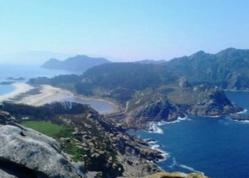 Teis organiza unha excursión a Cíes con saída desde a ETEA