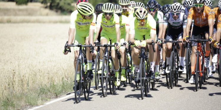 Una avería frustra la estrategia del Vigo-Rías Baixas en la etapa reina de la Vuelta a Zamora