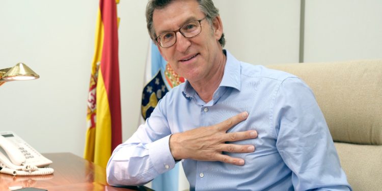 Núñez Feijóo revalida su amplia mayoría en Galicia pese a sufrir en Vigo su peor resultado