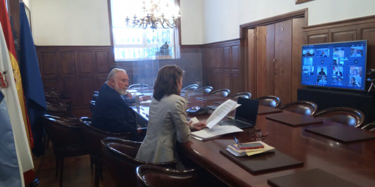 López Veiga: “No es verdad que yo tenga un plan para contenedores en Vulcano”