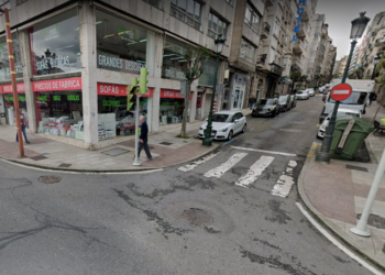 Atacan con un arma blanca en el centro de Vigo a un hombre que discutía con su pareja