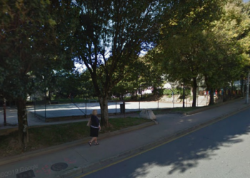 La Policía Local desaloja en Vigo una pista deportiva en la que se disputaba un torneo con 24 equipos