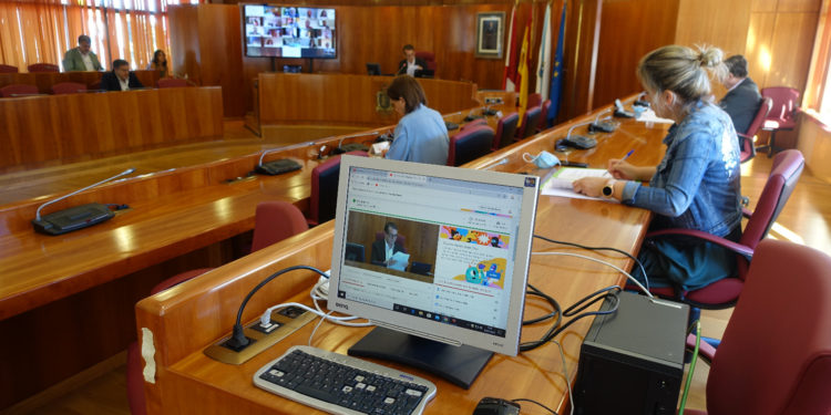 El Pleno aprueba los Vigueses Distinguidos 2020 con la abstención de Marea y el abandono del BNG