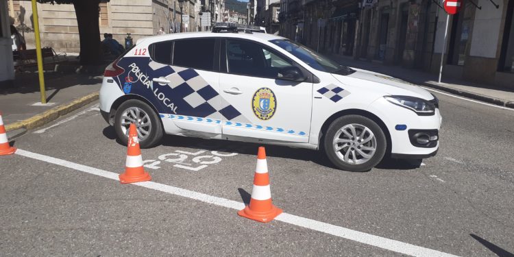 Agride a un policía local en Tui despois de cuadriplicar a taxa de alcoholemia