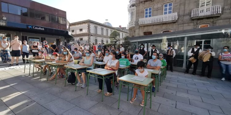 Asociaciones de padres y madres trasladan su inquietud al Concello de Vigo por la vuelta al cole