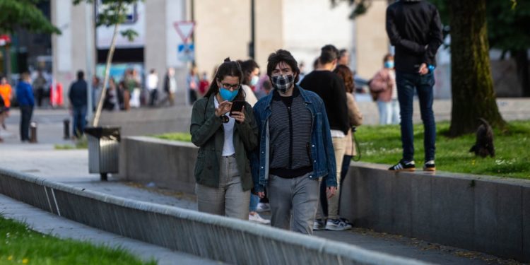 El área sanitaria de Vigo alcanza los cien contagios de Covid-19 en una semana tras sumar 13 nuevos casos