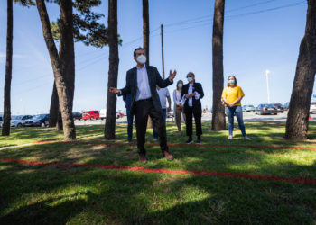 El Concello de Vigo descarta finalmente retirar las mesas de Samil y no parcelará la zona verde