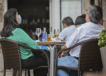 La hostelería del Náutico pide ampliar el horario de las terrazas para afrontar la crisis
