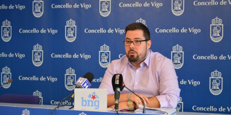 «As luces de Nadal van alumear moitos comercios pechados e empregos destruídos», advirte o BNG