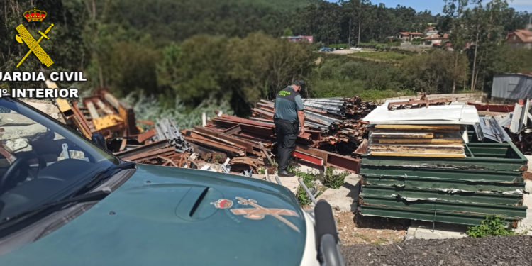 Tres vecinos de Vigo, arrestados en Nigrán con material de construcción sustraído en Gondomar
