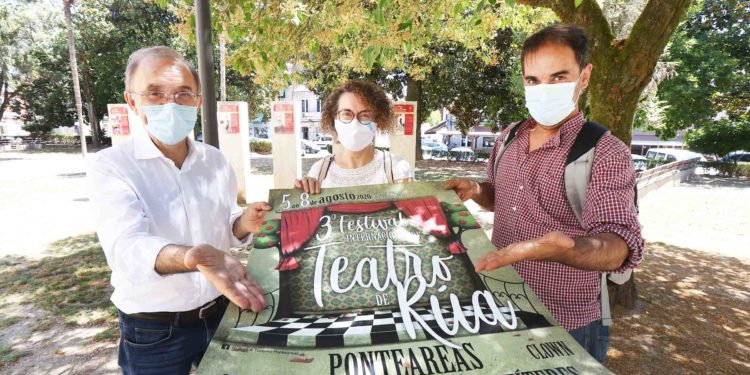 Cita en Ponteareas co teatro de rúa