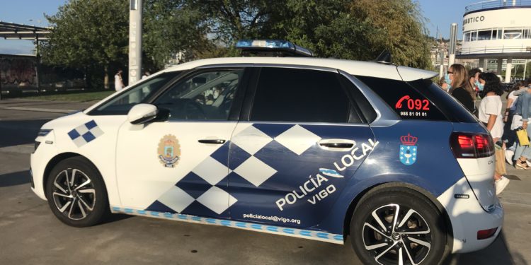 Detenido en Vigo por golpear a un policía tras ser multado por negarse a usar mascarilla