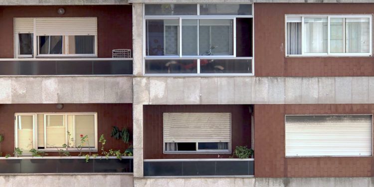 La moto se guarda en casa