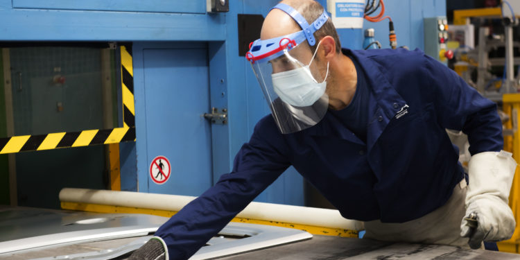 Paso histórico en PSA Vigo: la factoría implantará en octubre un cuarto turno de trabajo en el Sistema 1