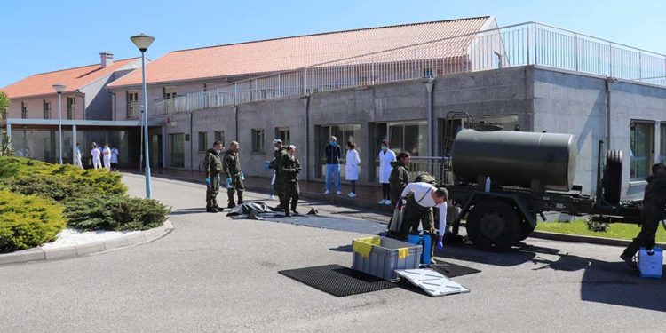 Sanidade limita las visitas a una residencia y paraliza la actividad en los centros de día de A Guarda