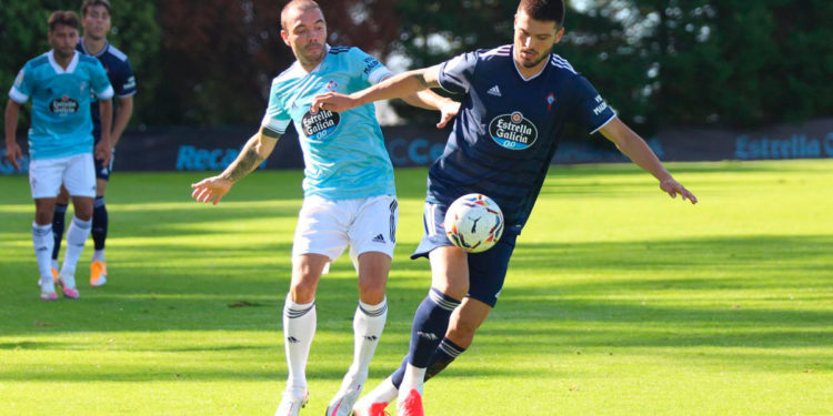 El Celta estrena la nueva camiseta durante un partidillo