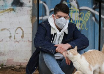 Vigo se mantiene en 139 casos de Covid tras cuatro positivos y otras tantas altas en 24 horas