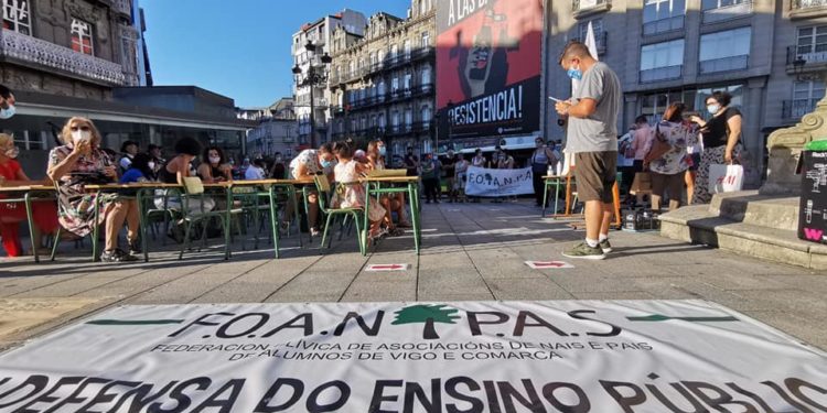 Carta de las Anpas de Vigo contra la Xunta: «Sin inversión para nuestros hijos pero sí para mamparas de los diputados»