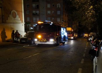 Un incendio en un piso obliga a desalojar un edificio en Vigo