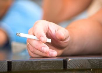 O Porriño impone las tres primeras multas por fumar en la calle