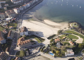 Fallece el niño herido en julio al lanzarse al mar en Baiona