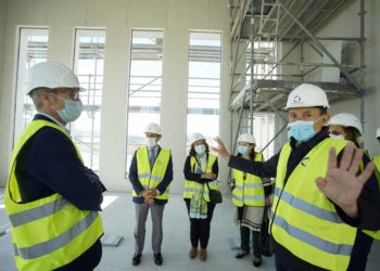 Caballero avisa de un nuevo retraso en la Ciudad de la Justicia y la Xunta mantiene el último plazo