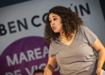 A escritora e concelleira viguesa Oriana Méndez gaña o Premio de Poesía Afundación