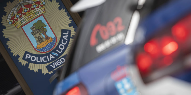 Detenido en Vigo por robar piezas de un coche aparcado en la calle