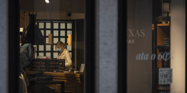 Vuelven a bajar los pacientes con Covid-19 en el área sanitaria de Vigo pese a registrarse 21 contagios nuevos