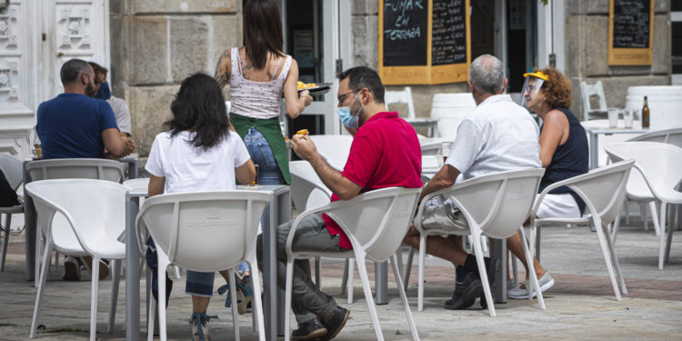 El área sanitaria de Vigo registra sólo seis contagios de Covid-19 en 24 horas y da dos altas hospitalarias