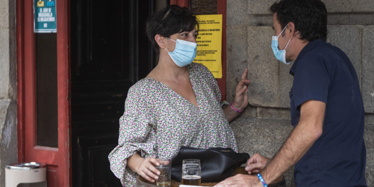 El área sanitaria de Vigo reduce sus pacientes con Covid-19 por primera vez en diez días