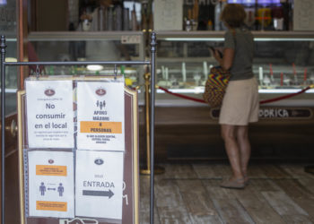 El área de Vigo frena la cifra de pacientes activos con Covid-19 pero registra dos ingresos en la UCI