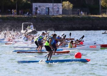 La Ría de Vigo reúne a 250 kayaks de mar