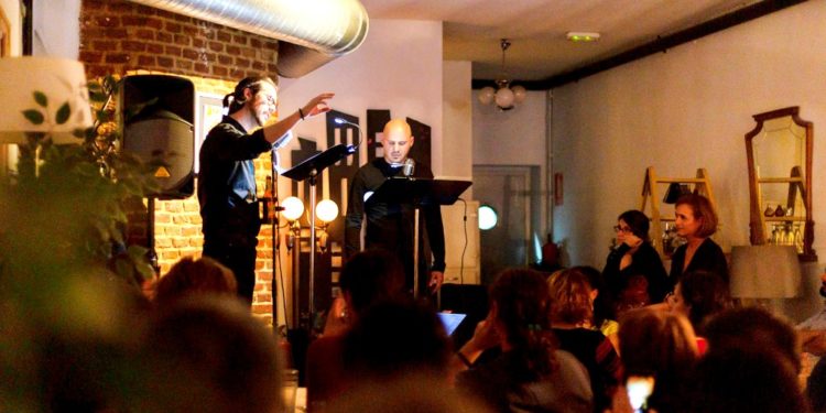 «De Viva Voz», actores que van más allá de la lectura y con parada segura en Vigo