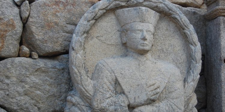 Redondela organiza rutas guiadas gratuitas por su ilustre cementerio de Os Eidos