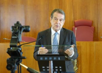 Caballero valorará cos servizos xurídicos recorrer a sentenza da Área Metropolitana de Vigo