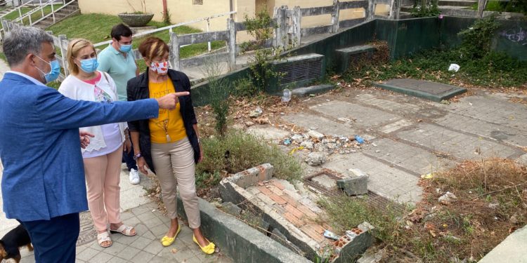 El PP de Vigo visita Coia con vecinos para denunciar el “abandono” del barrio