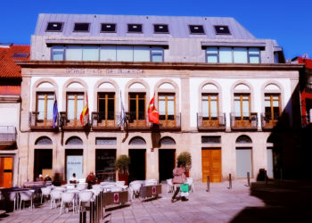 As restricións pola Covid-19 na Guarda afectan tamén a centros sociosanitarios e unha ludoteca