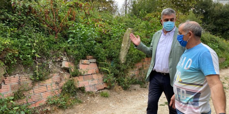 El PP de Vigo y vecinos de Fragoso denuncian el “estado de abandono” del barrio