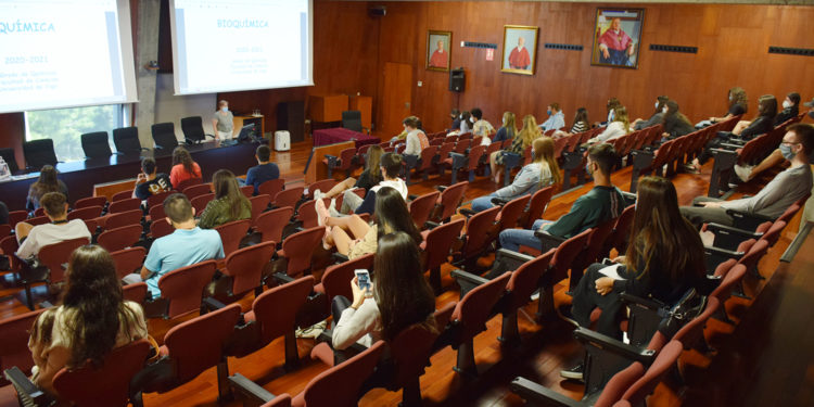 O alumnado da Uvigo comeza, lentamente, o regreso aos campus seis meses despois