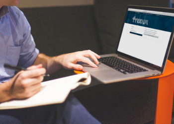 O curso arrancará na UVigo coa estrea dun novo portal de teledocencia, MooVi